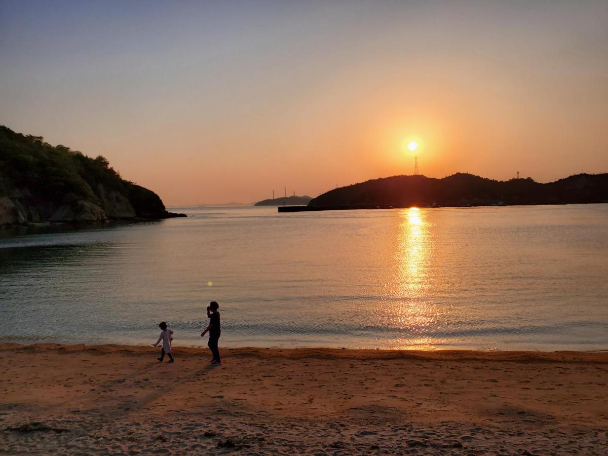 Yado Seven Beach Naoshima Exterior photo